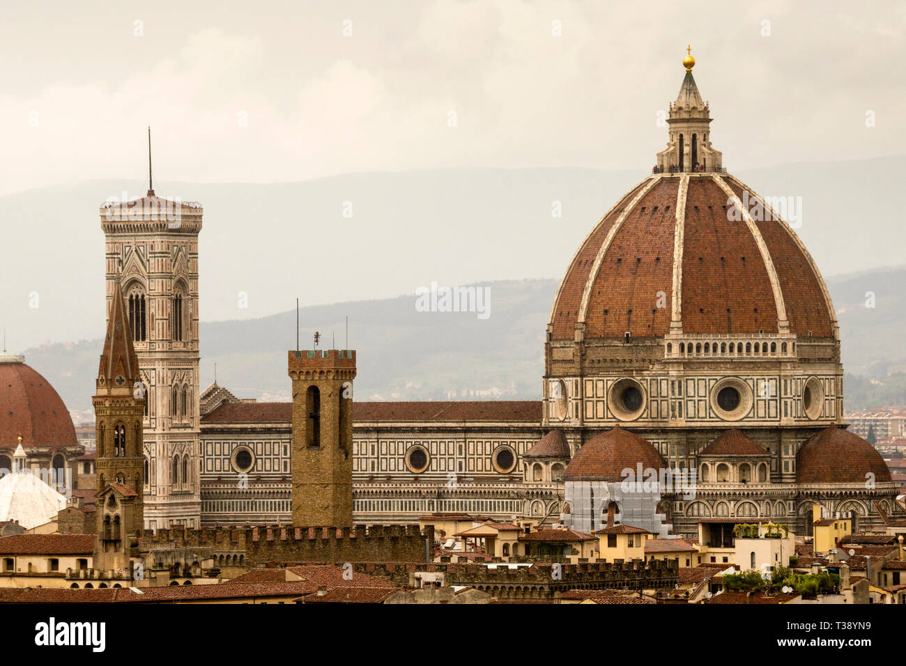 Giotto campanile e cupola del brunelleschi immagini e fotografie stock