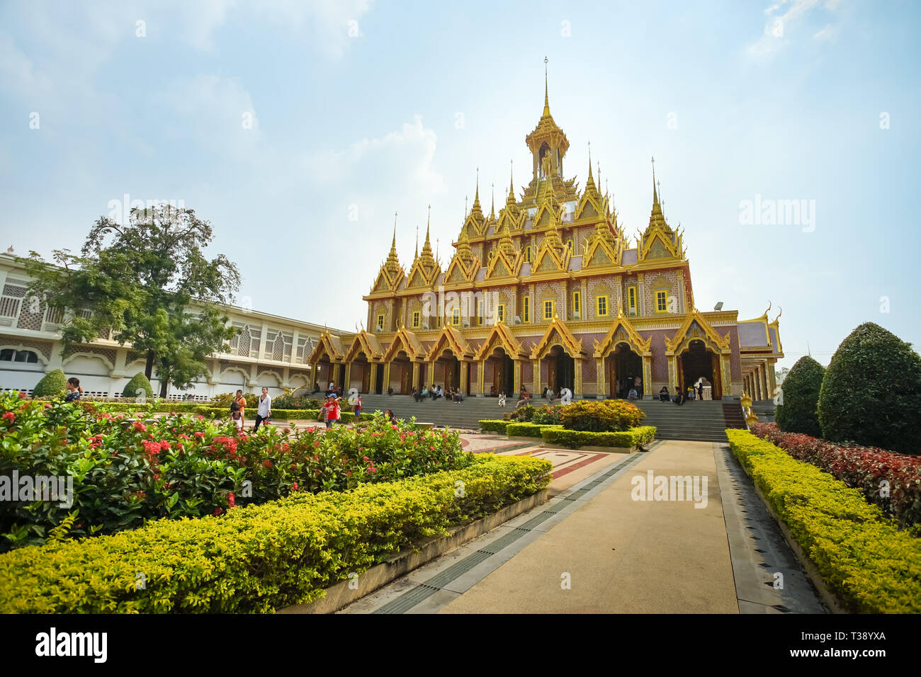 Uthai Thani, Tailandia - 12 Gennaio 2019: il famoso oro chiesa tempio Wat thasung in Uthai Thani, Thailandia. Foto Stock