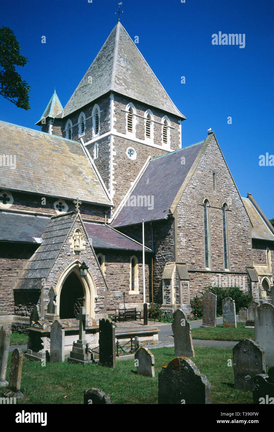 Isole del Canale. Alderney. La St Anne. Vista della St Anne's chiesa e cimitero. Foto Stock