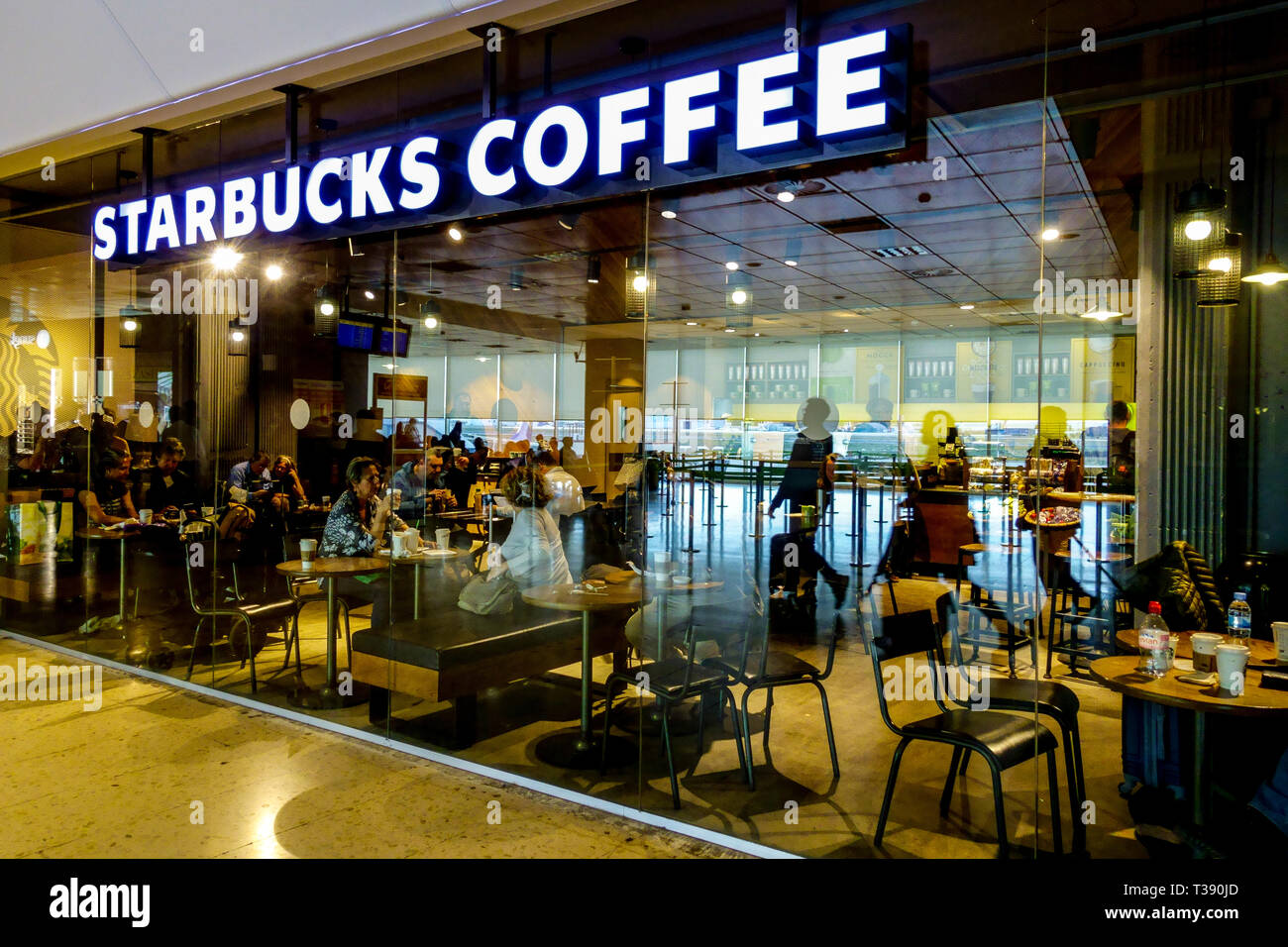Starbucks Coffee Spain Valencia Airport Shop Starbucks Europe Starbucks Store Foto Stock