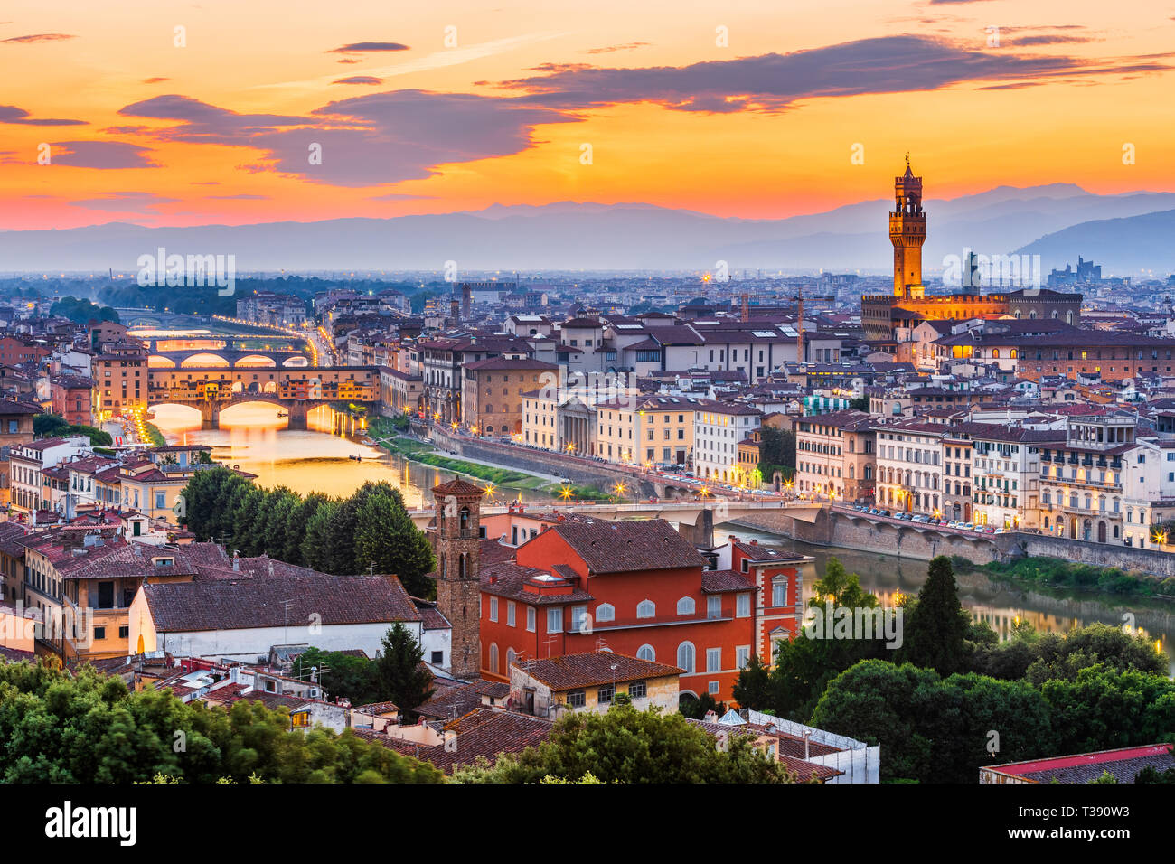 Firenze, Italia. Vista di Firenze al tramonto da piazzale Michelangelo. Foto Stock