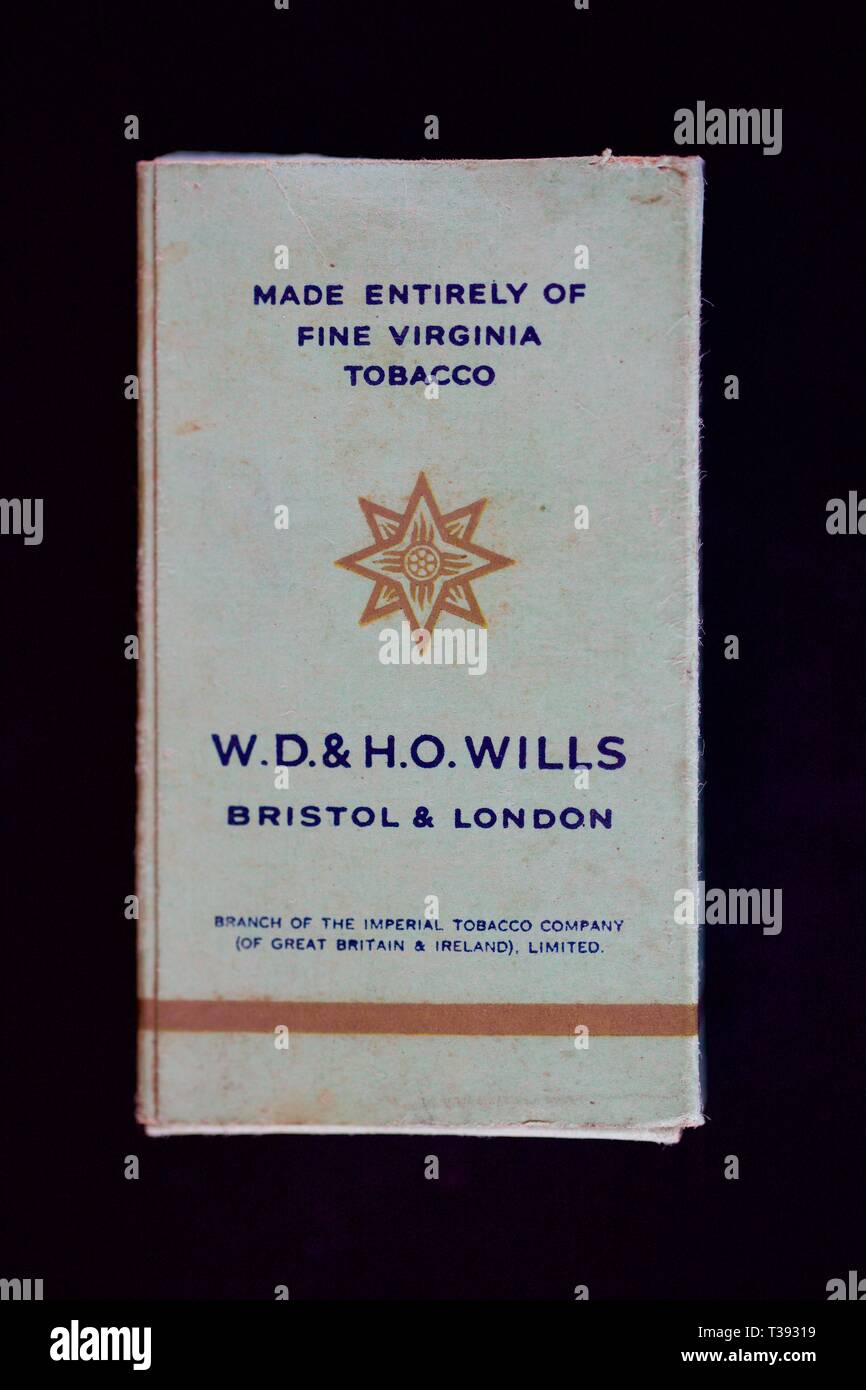 Un vecchio pacchetto di British Woodbine sigarette Foto Stock