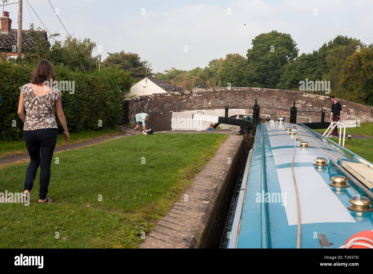 Narrowboat 'Misty Dawn' in Grindley Brook serratura inferiore n. 14, Llangollen Canal, Shropshire, Inghilterra. Modello rilasciato Foto Stock