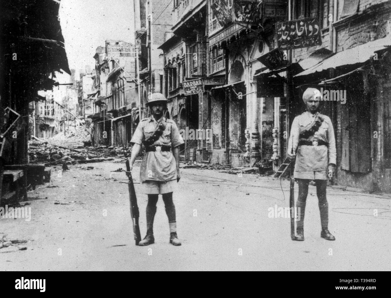 Massacro di Amritsar. Le strade di Amritsar durante i disordini scoppiati dopo il massacro. 1919, il Jallianwala Bagh massacro Foto Stock