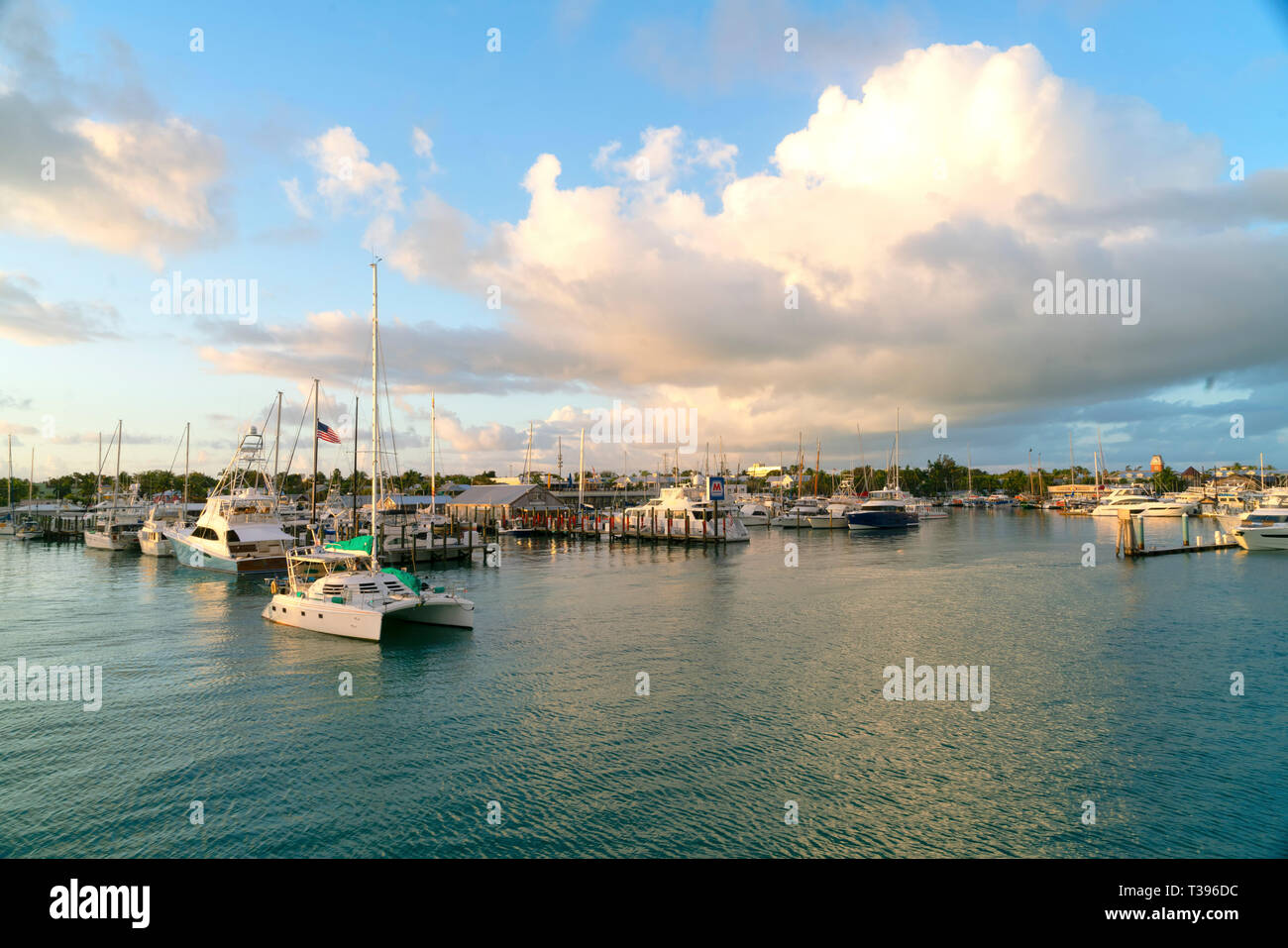 Marina di Key West Florida a sunrise. Bellissimi cieli drammatici. Foto Stock