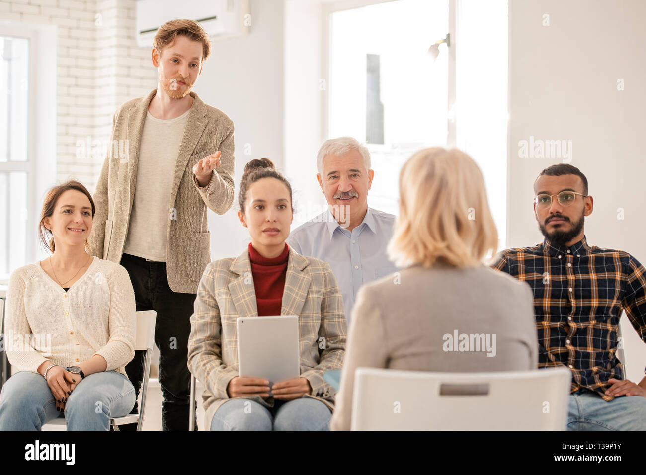 Discutere le idee al seminario Foto Stock