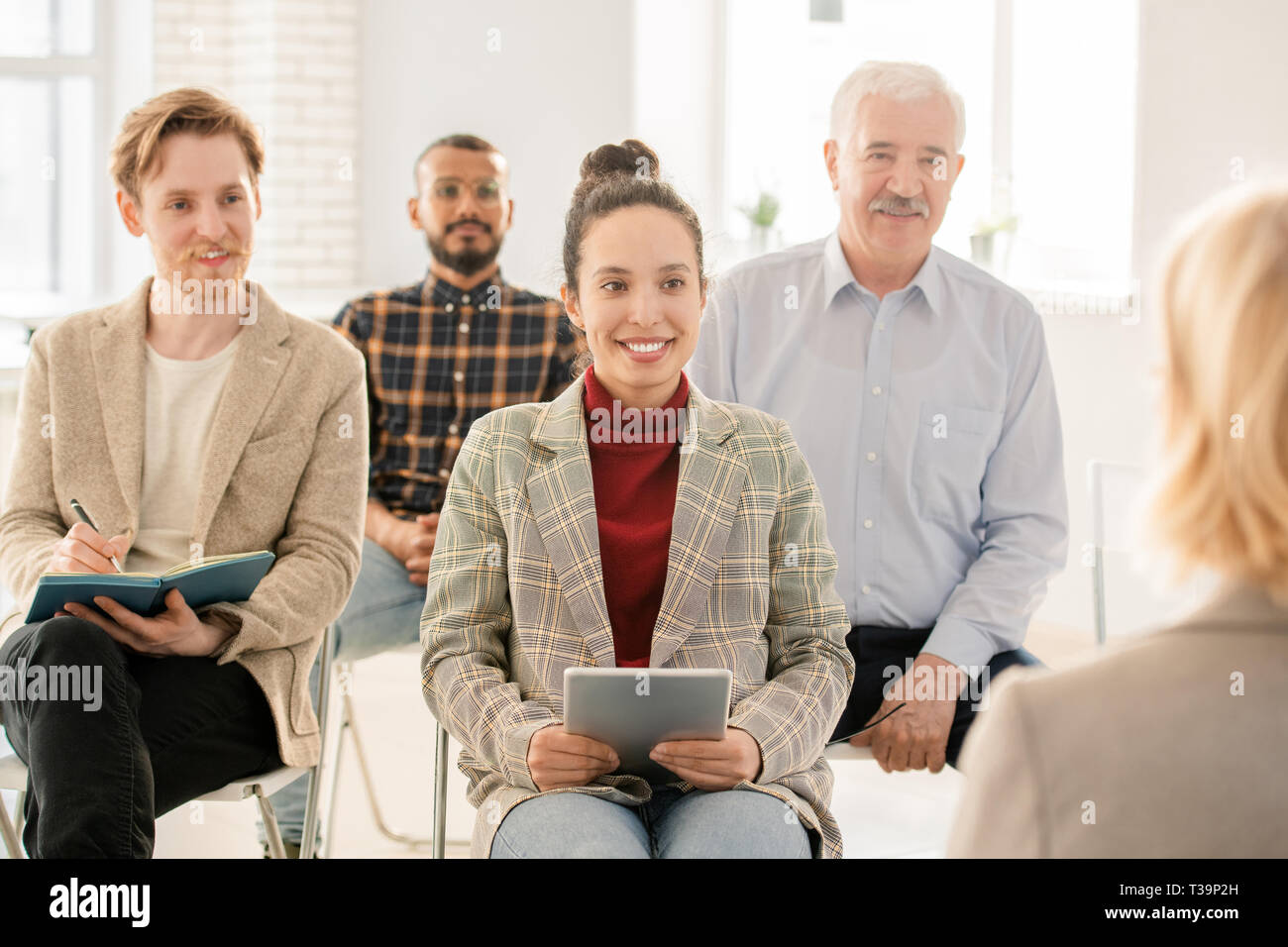 Ascolto di insegnante Foto Stock