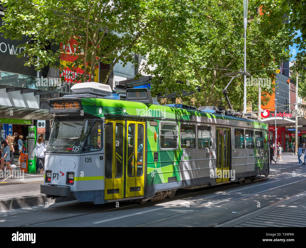 Melbourne il tram in Swanston Street, Melbourne, Victoria, Australia Foto Stock