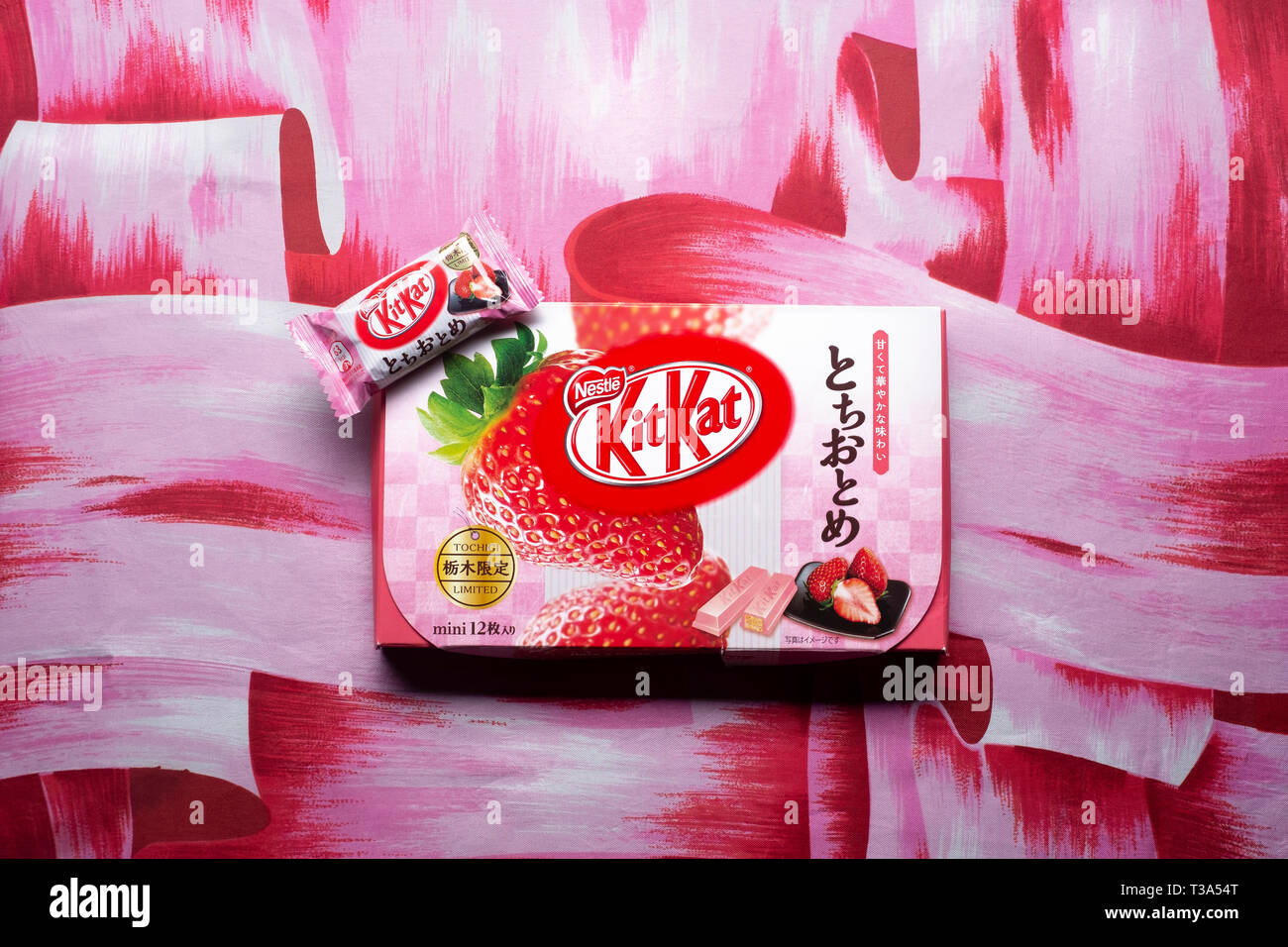 Un giapponese 'Tochi Otome' Strawberry Kit Kat, speciale per la Prefettura di Tochigi Prefettura del Giappone. Foto Stock