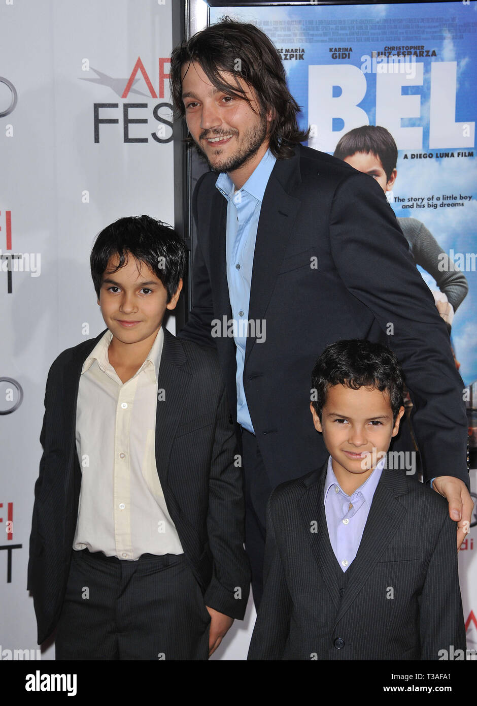 Diego Luna, Christopher Ruiz-Esparza e Gerardo Ruiz-Esparza - Abel- AFI Premiere al Chinese Theatre di Los Angeles.Diego Luna, Christopher Ruiz-Esparza e Gerardo Ruiz-Esparza_43 evento nella vita di Hollywood - California, tappeto rosso Evento, STATI UNITI D'AMERICA, industria cinematografica, celebrità, fotografia, Bestof, arte cultura e intrattenimento, Topix celebrità moda, migliori della vita di Hollywood, evento nella vita di Hollywood - California, moquette rossa e dietro le quinte, movie celebrità, personaggi televisivi, musica celebrità, Topix, attori da lo stesso film e cast co star insieme. inchiesta tsuni@Gamma-USA.com, Credito Ts Foto Stock