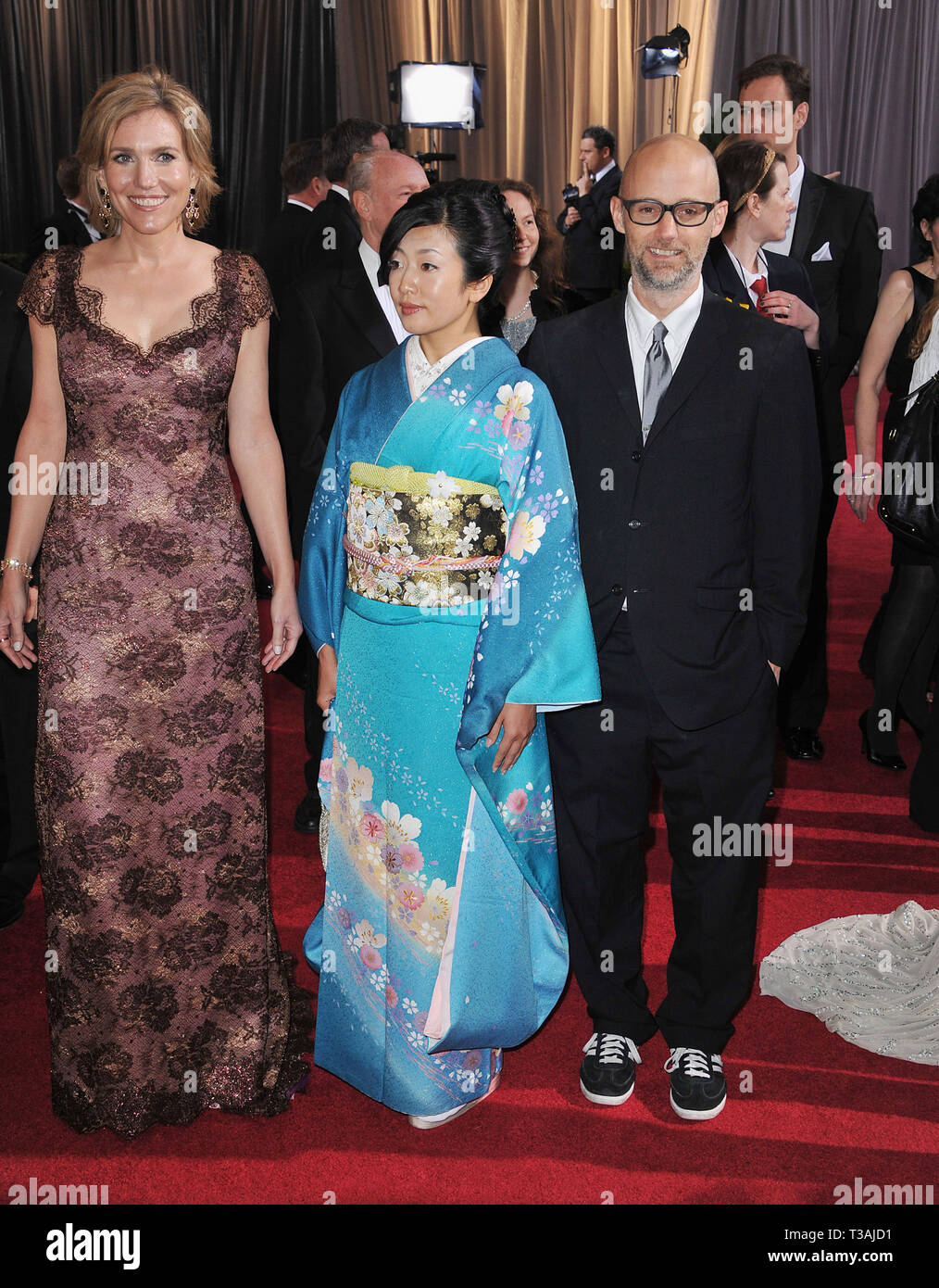 Kira Cartensen e Aki Mizutanio e Moby  300 arrivando all'Oscar - 84ma Academy Awards - 2012 a Hollywood e Highland Theatre di Los Angeles.Kira Cartensen e Aki Mizutanio e Moby  300 evento nella vita di Hollywood - California, tappeto rosso Evento, STATI UNITI D'AMERICA, industria cinematografica, celebrità, fotografia, Bestof, arte cultura e intrattenimento, Topix celebrità moda, migliori della vita di Hollywood, evento nella vita di Hollywood - California, moquette rossa e dietro le quinte, movie celebrità, personaggi televisivi, musica celebrità, Topix, attori da lo stesso film e cast co star insieme. inchiesta tsuni@Gamma-USA.co Foto Stock