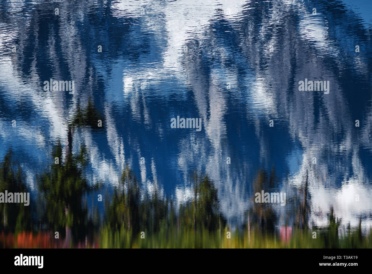 Mount Shuksan riflessa nella foto lago in autunno dal Monte Baker-Snoqualmie National Forest Foto Stock