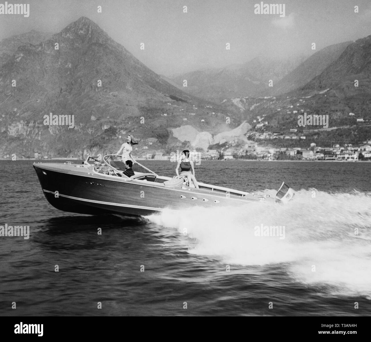 Riva motoscafi immagini e fotografie stock ad alta risoluzione - Alamy