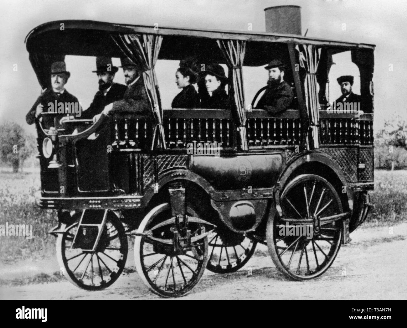 L'obeissante, la prima locomotiva a vapore-powered veicolo stradale, costruito nel 1873 da amedee bollee Foto Stock