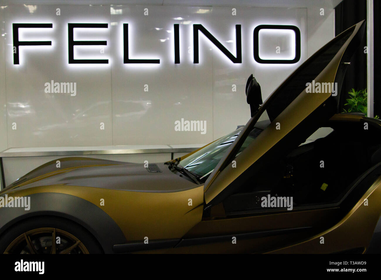 Edmonton, Alberta, Canada. 3 apr, 2019. Edmonton Motor Show auto Premier- Felino vetture annuncia il felino cB7r, uno dei soli 10 essendo realizzata e prodotta in Laval Quebec, Canada. Vendita al dettaglio per $365.000 cdn, il felino cB7 è personalizzato, una sola auto alla volta, secondo i gusti e le richieste del cliente. Le vetture sono in grado di raggiungere velocità superiori a 300 km/h. 2 del cB7r sono già venduti e uno era già stato consegnato. La sua sorella modello cB7 è più leggero e più potente. Credito: Ron Palmer/SOPA Immagini/ZUMA filo/Alamy Live News Foto Stock