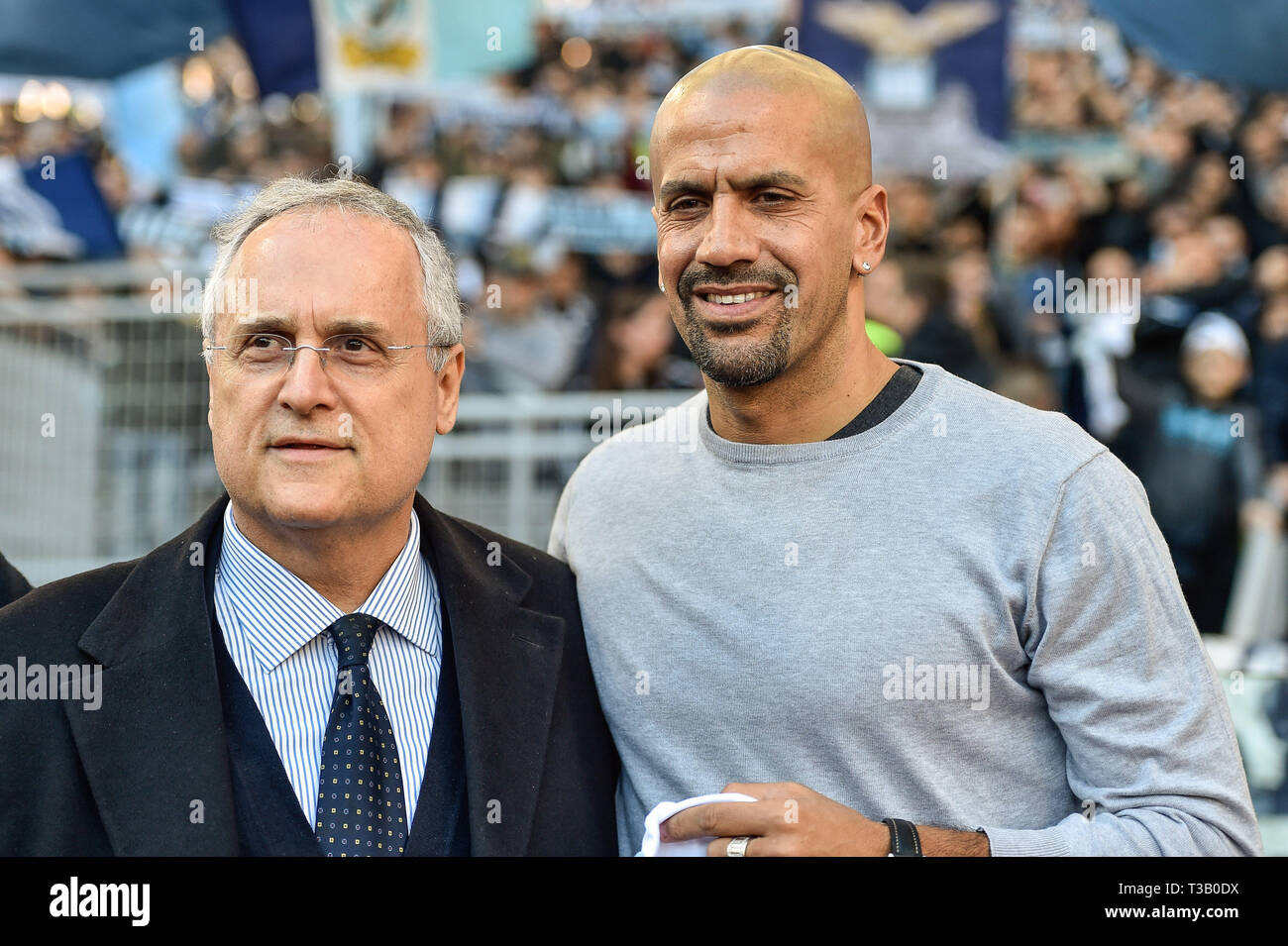 Roma, Italia. 07 apr, 2019. Claudio Lotito proprietario della SS Lazio e Juan Sebastian Veron SS Lazio ex giocatore durante la Serie A match tra Lazio e Sassuolo presso lo Stadio Olimpico di Roma il 7 aprile 2019. Foto di Giuseppe mafia. Credit: UK Sports Pics Ltd/Alamy Live News Foto Stock