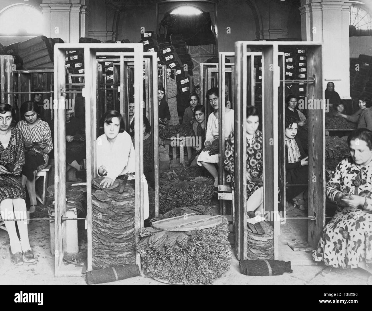 Le donne che lavorano nella Manifattura tabacchi, 1930 Foto Stock