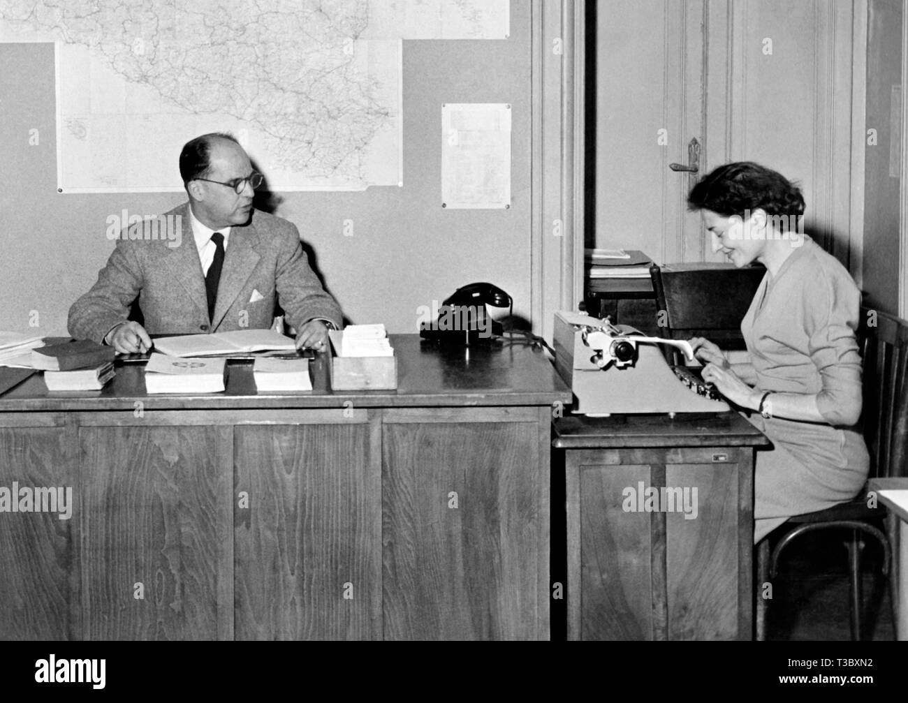 Office manager e segretario, 1954 Foto Stock