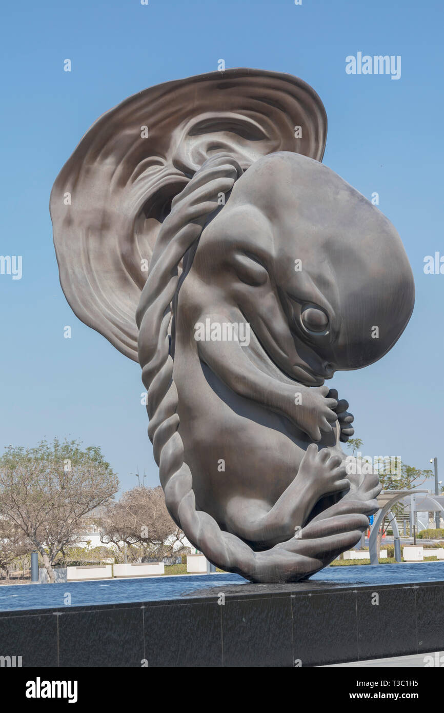 La miracolosa viaggio (2005 al 2013), una serie di 14 sculture in bronzo per artista Damien Hirst, Sidra di medico e di centro di ricerca, Doha, Qatar Foto Stock