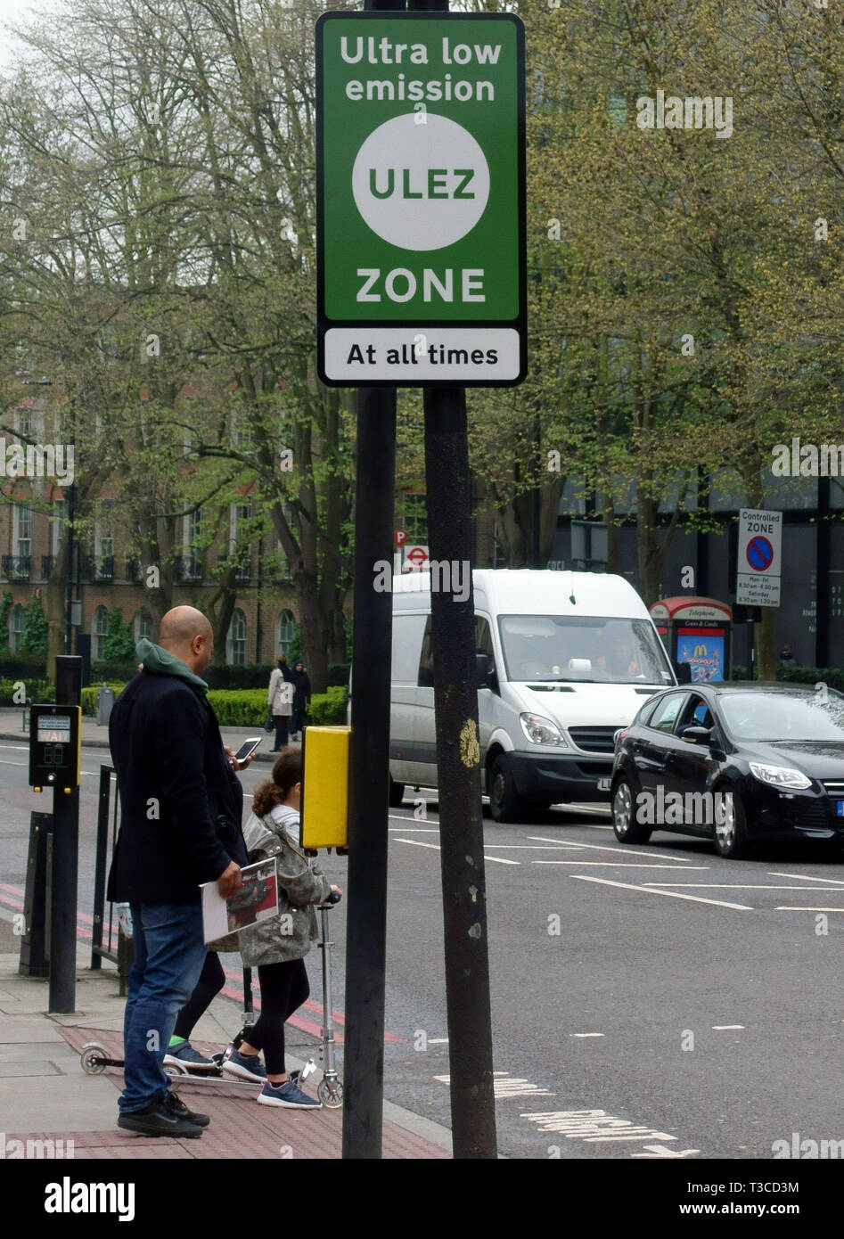 Ultra bassa zona di emissione (ULEZ) è entrato in vigore nel London congestion charge area su 8 aprile 2019 Foto Stock