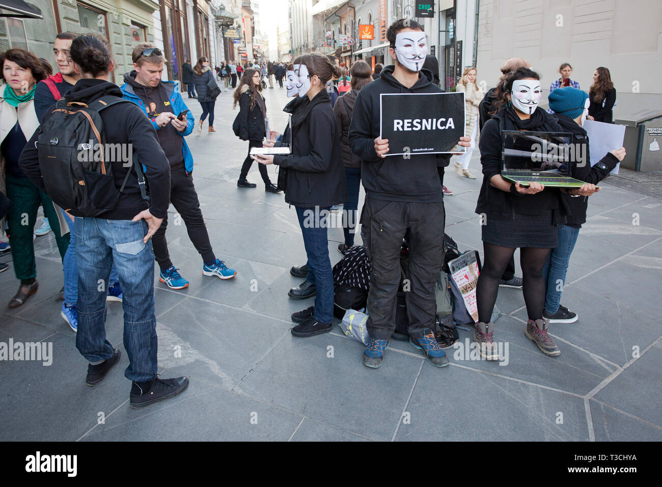 "Resnica " o " verità " - una protesta l impatto della moderna agricoltura industriale su animali di allevamento Foto Stock