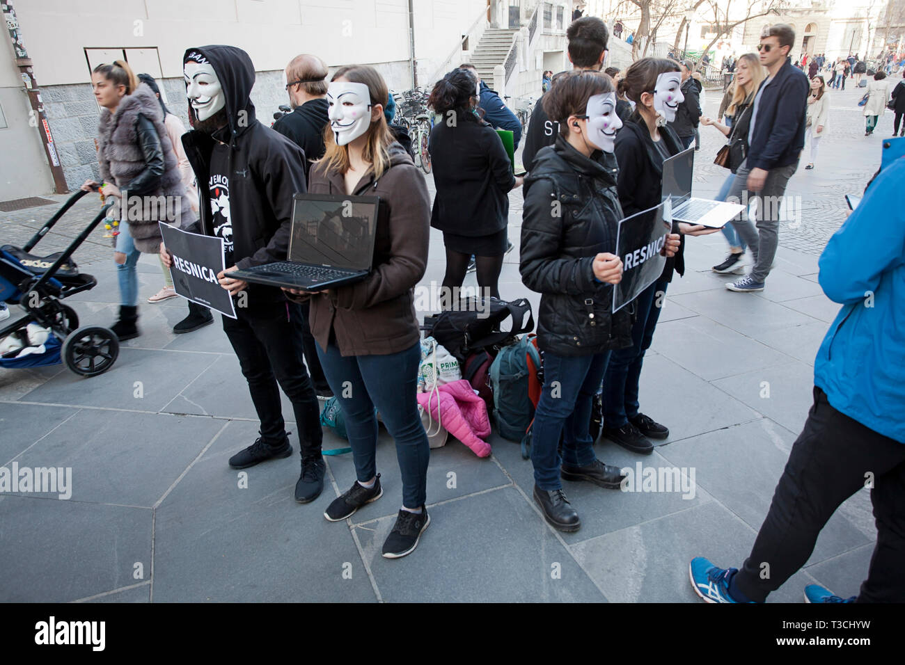 "Resnica " o " verità " - una protesta l impatto della moderna agricoltura industriale su animali di allevamento Foto Stock
