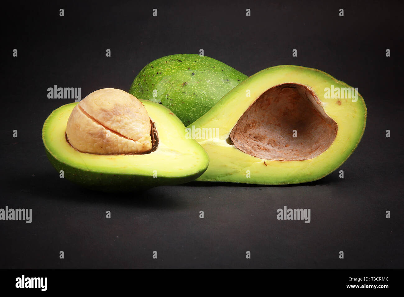 Verde e fresca gli avocadi sono adatti per bevande di succo Foto Stock