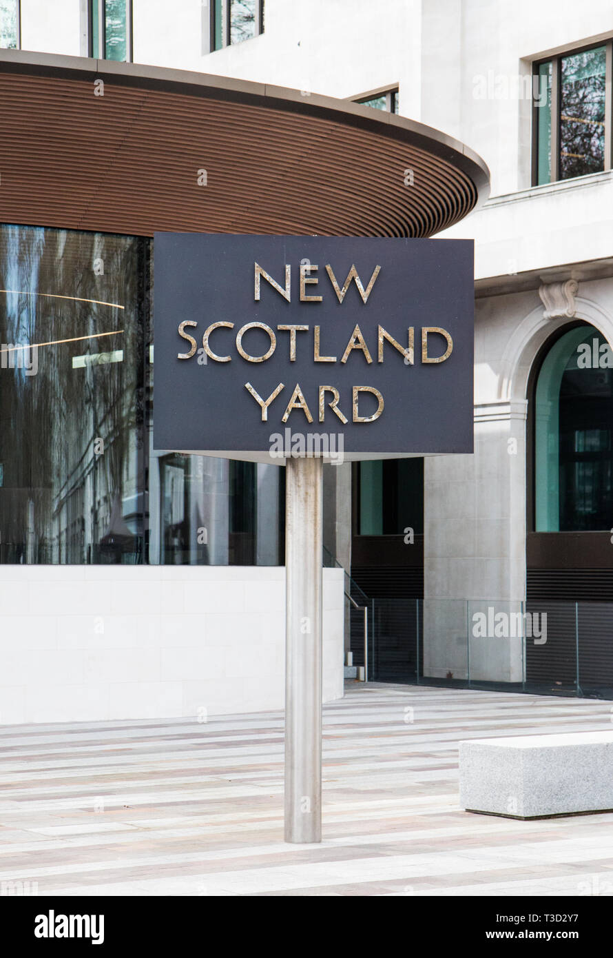 New Scotland Yard segno Londra centrale Foto Stock