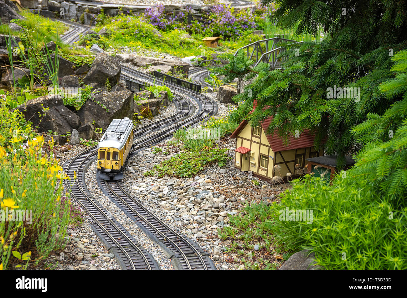 Modello di installazione ferroviarie sull'isola floreale di Mainau sul lago di Costanza, in Germania, in Europa. Foto Stock