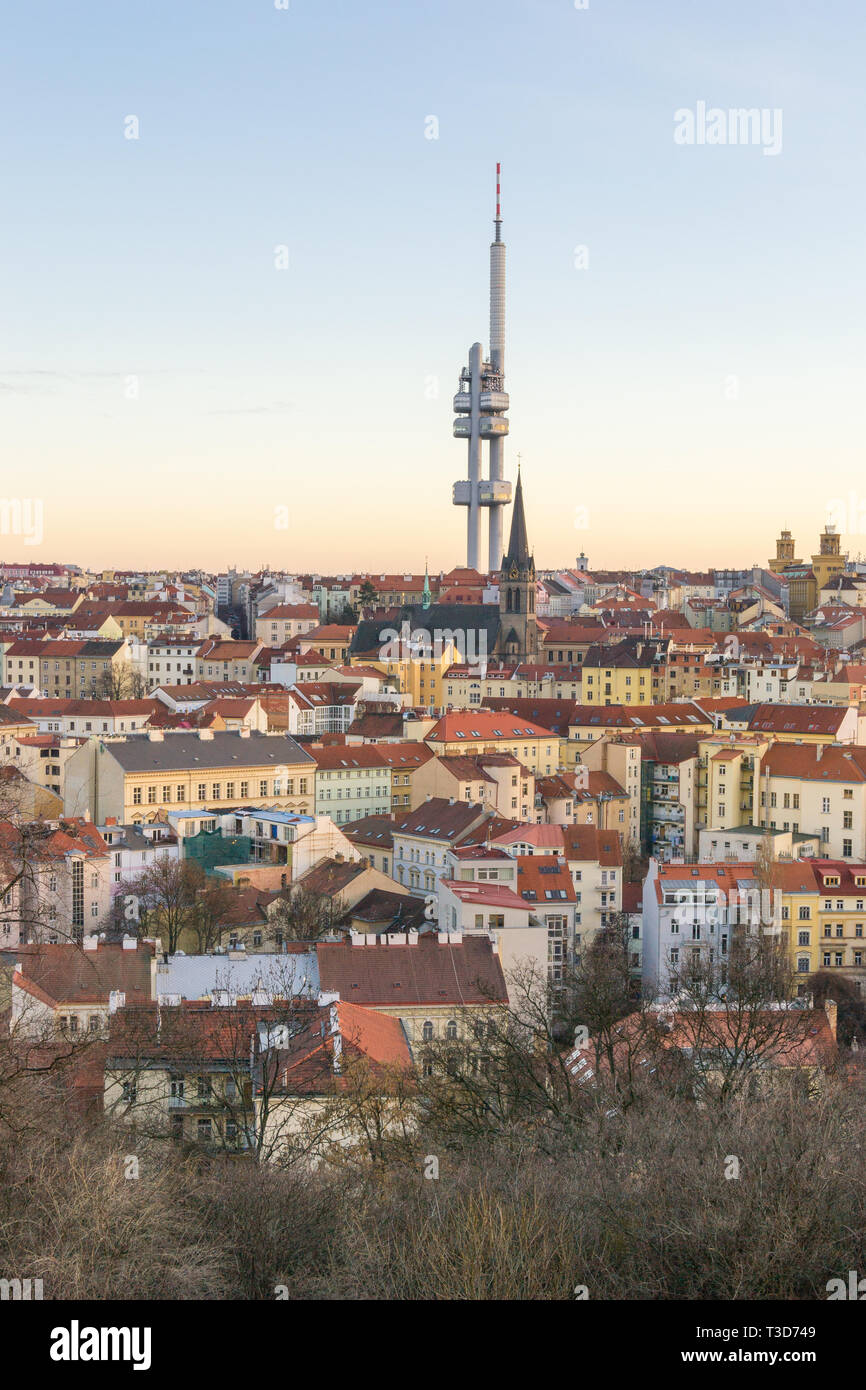 Panorama urbano di Praga quartiere di Zizkov, Repubblica Ceca Foto Stock