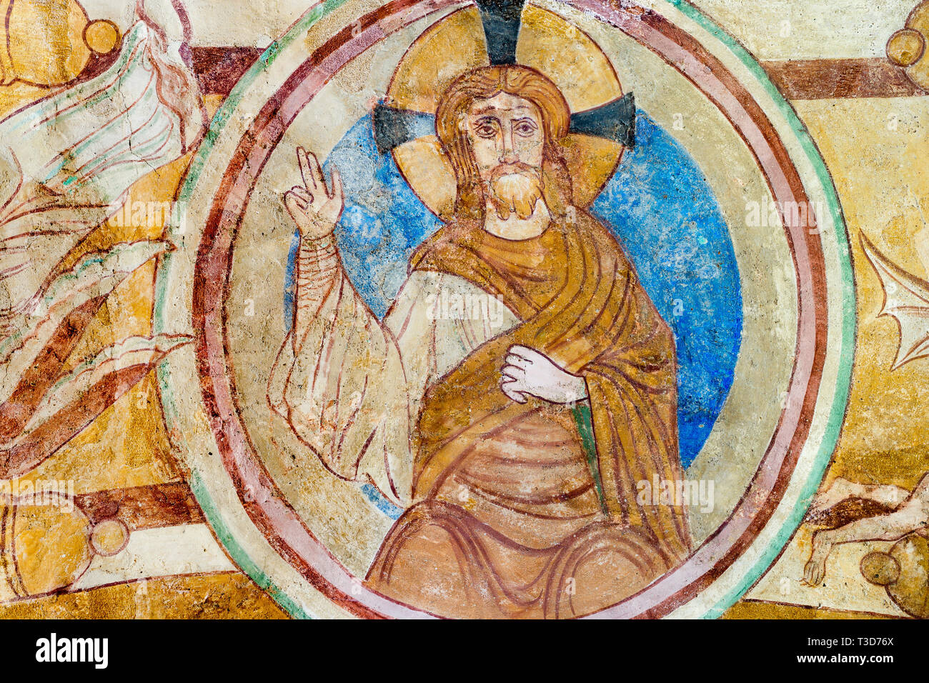 Dio Padre givs la benedizione con la sua mano rihgt, affresco nella chiesa Engum, Danimarca, 15 luglio 2015, Foto Stock