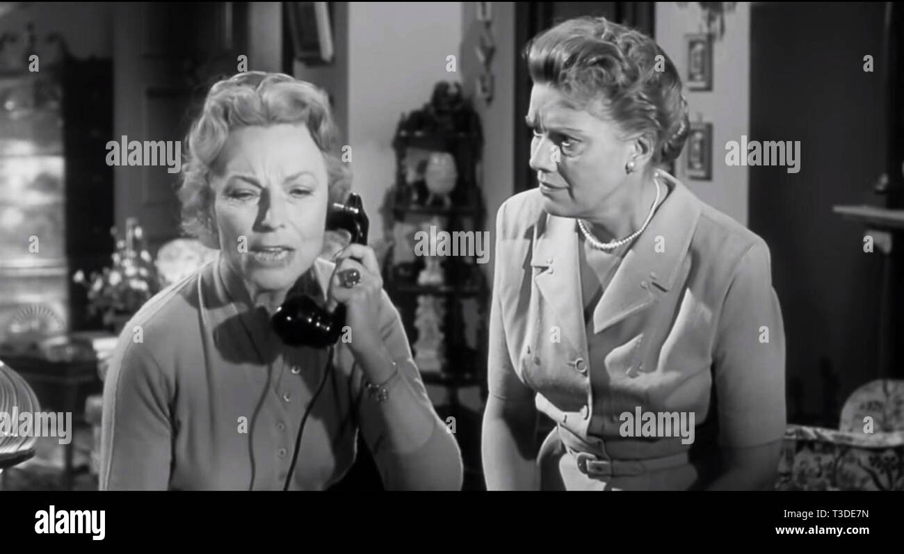 Il pipistrello è un mistero americano film dal 1959 starring Vincent Price e Agnes Moorehead. È il quarto film di adattamento del racconto, che era iniziato come un 1908 romanzo la scalinata circolare di Mary Roberts Rinehart, che poi ha adattato (con Avery Hopwood) nel 1920 giocare la mazza.[1][2][3] La prima versione cinematografica del gioco era il 1926 American film muto il bat. La versione del film è stato adattato da drammaturgo Crane Wilbur, che ha anche diretto.[4] Il pipistrello è stato distribuito nel 1959 su un double bill con il British Hammer film La Mummia.[1] ormai di dominio pubblico, Foto Stock