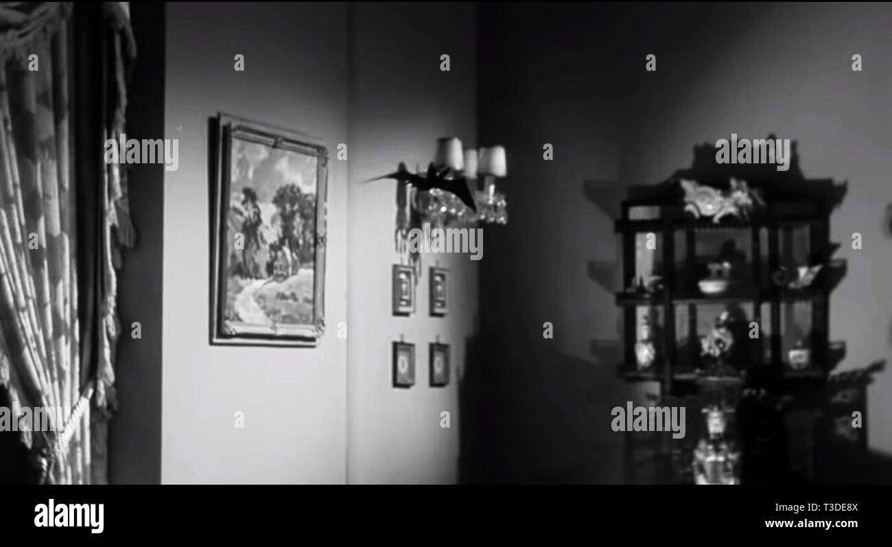 Il pipistrello è un mistero americano film dal 1959 starring Vincent Price e Agnes Moorehead. È il quarto film di adattamento del racconto, che era iniziato come un 1908 romanzo la scalinata circolare di Mary Roberts Rinehart, che poi ha adattato (con Avery Hopwood) nel 1920 giocare la mazza.[1][2][3] La prima versione cinematografica del gioco era il 1926 American film muto il bat. La versione del film è stato adattato da drammaturgo Crane Wilbur, che ha anche diretto.[4] Il pipistrello è stato distribuito nel 1959 su un double bill con il British Hammer film La Mummia.[1] ormai di dominio pubblico, Foto Stock