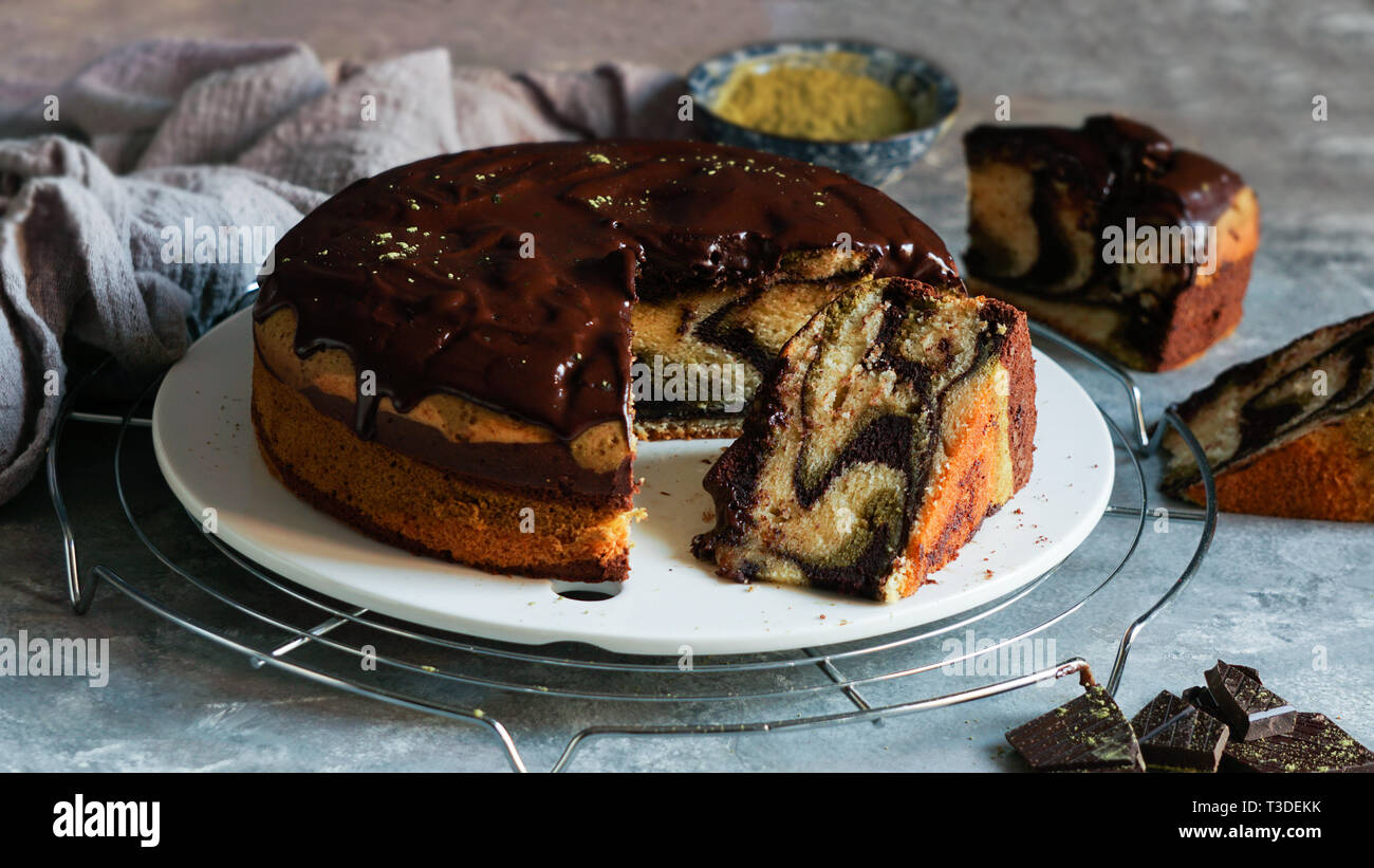 Te Verde Matcha E Torta Al Cioccolato Top View Spazio Copia E Sfondo Grigio Foto Stock Alamy Te Verde Matcha E Torta Al Cioccolato Top View Spazio Copia E Sfondo Grigio Foto Stock Alamy