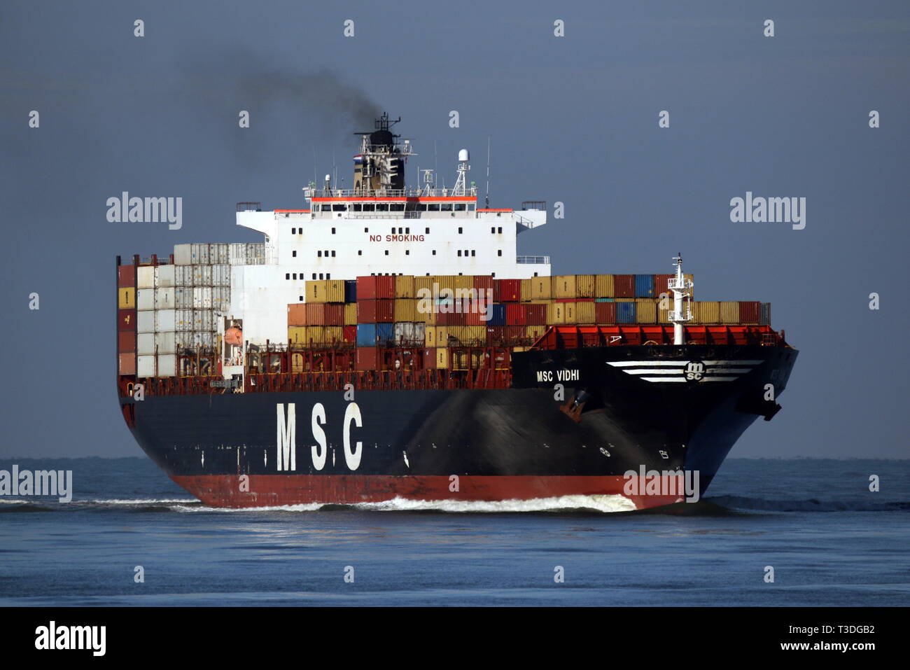 Il contenitore nave MSC Vidhi raggiunge il porto di Rotterdam il 7 febbraio 2018. Foto Stock