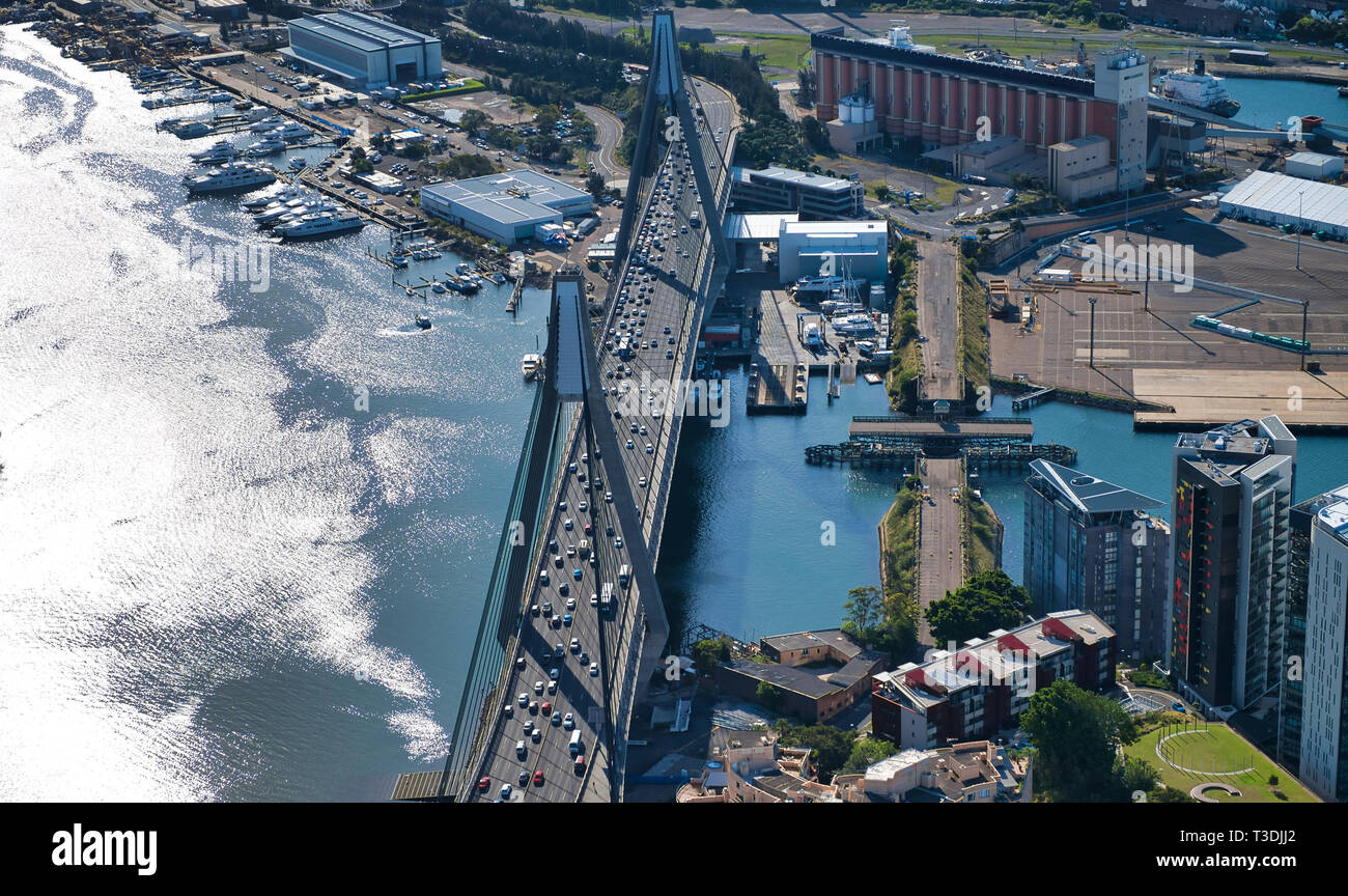 Tramonto vista aerea di Sydney Anzac Bridge. Foto Stock