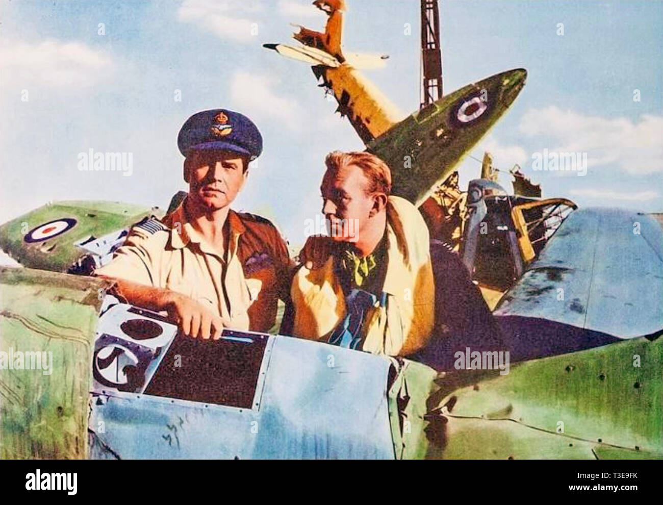La storia di Malta 1953 J. Arthur Rank film produzione con Alec Guinness come volo Lt. Peter Ross a destra e Anthony Steele come ala Cmdr Bartlett Foto Stock