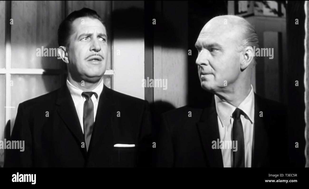 Il pipistrello è un mistero americano film dal 1959 starring Vincent Price e Agnes Moorehead. È il quarto film di adattamento del racconto, che era iniziato come un 1908 romanzo la scalinata circolare di Mary Roberts Rinehart, che poi ha adattato (con Avery Hopwood) nel 1920 giocare la mazza.[1][2][3] La prima versione cinematografica del gioco era il 1926 American film muto il bat. La versione del film è stato adattato da drammaturgo Crane Wilbur, che ha anche diretto.[4] Il pipistrello è stato distribuito nel 1959 su un double bill con il British Hammer film La Mummia.[1] ormai di dominio pubblico, Foto Stock