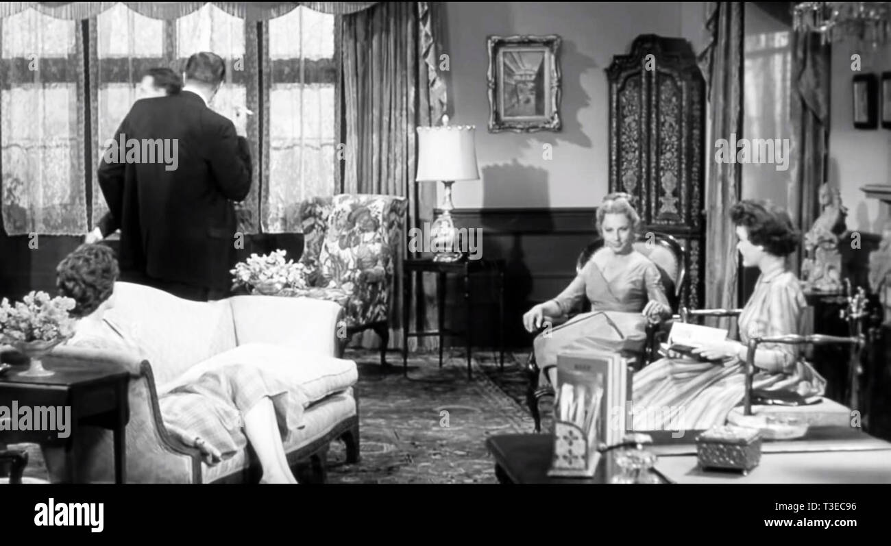 Il pipistrello è un mistero americano film dal 1959 starring Vincent Price e Agnes Moorehead. È il quarto film di adattamento del racconto, che era iniziato come un 1908 romanzo la scalinata circolare di Mary Roberts Rinehart, che poi ha adattato (con Avery Hopwood) nel 1920 giocare la mazza.[1][2][3] La prima versione cinematografica del gioco era il 1926 American film muto il bat. La versione del film è stato adattato da drammaturgo Crane Wilbur, che ha anche diretto.[4] Il pipistrello è stato distribuito nel 1959 su un double bill con il British Hammer film La Mummia.[1] ormai di dominio pubblico, Foto Stock