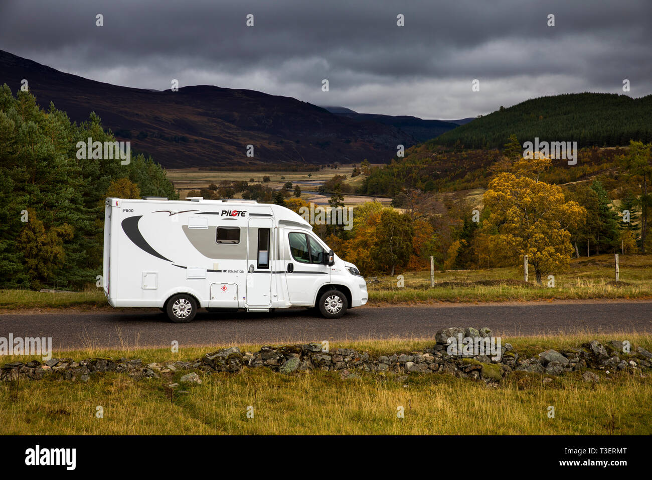 Dee Valley; Motorhome; vicino a Mar Lodge; Scozia - UK Foto Stock