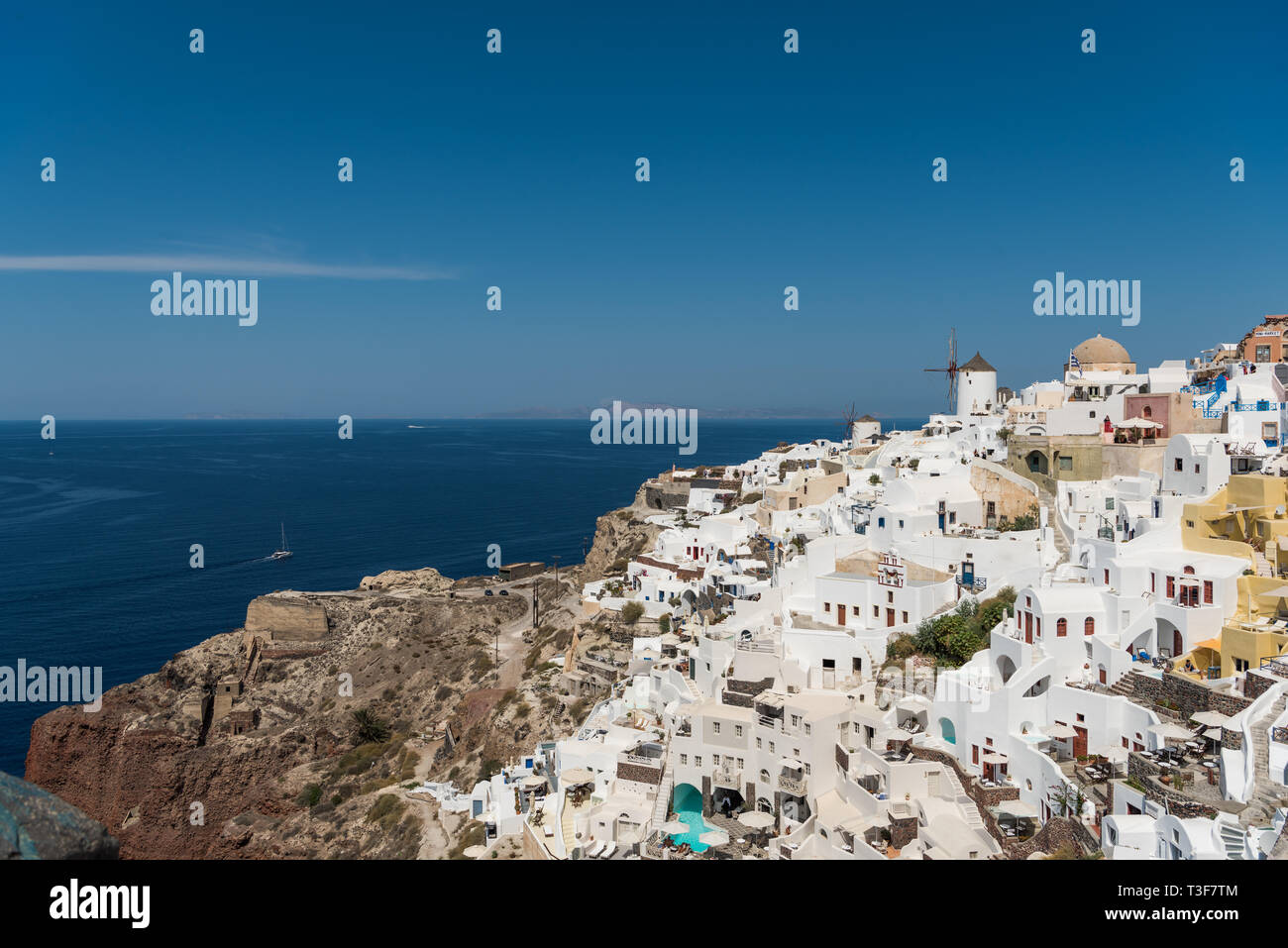 Vista in mulino a vento a Oia da varie posizioni Foto Stock