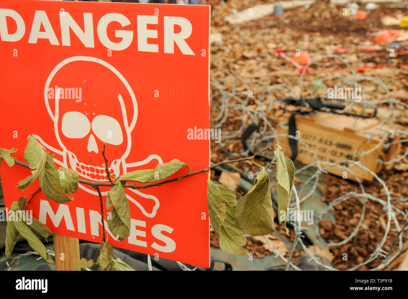 Lo sminamento dimostrativi, Handicap International anti-mine terrestri giorno, Lione, Francia Foto Stock