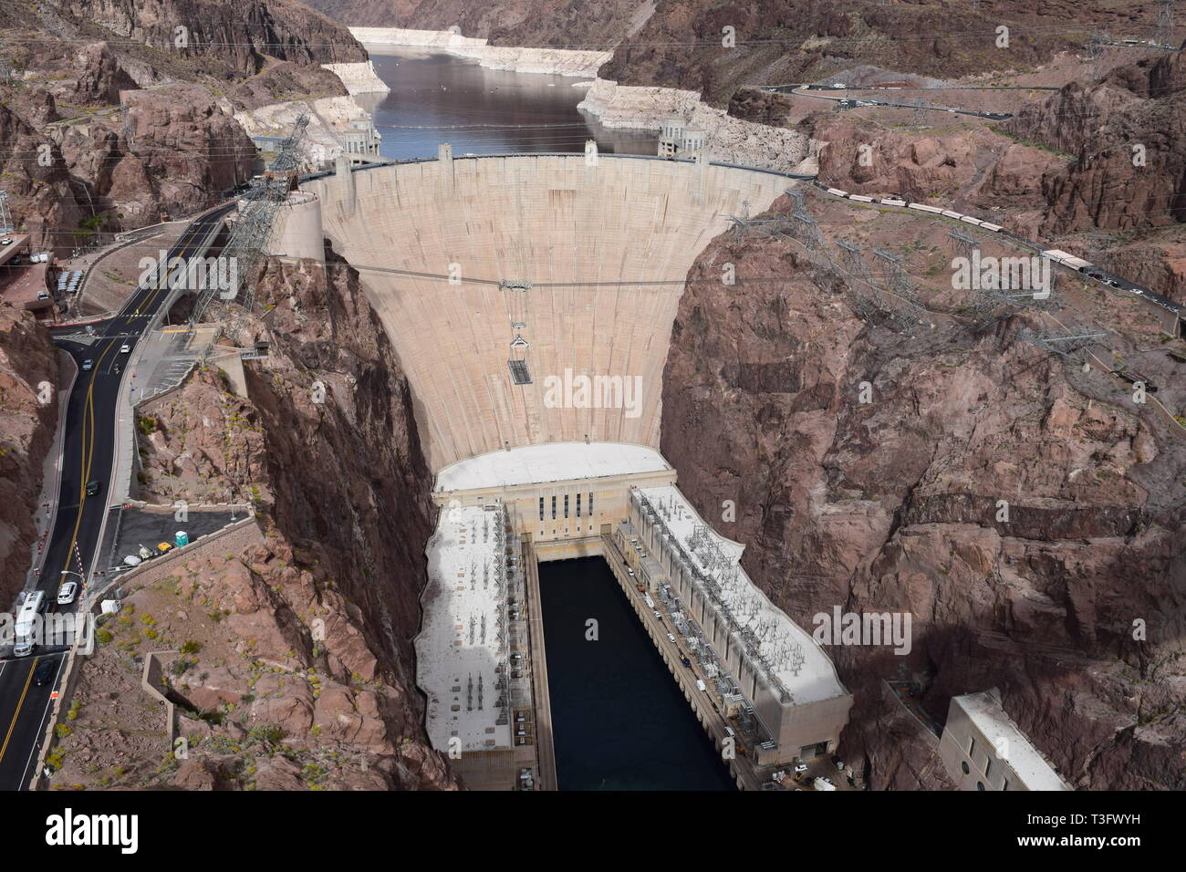 La diga di Hoover in Arizona - Nevada confine come visto dall'O'Callaghan-Tillman Memorial bridge Foto Stock