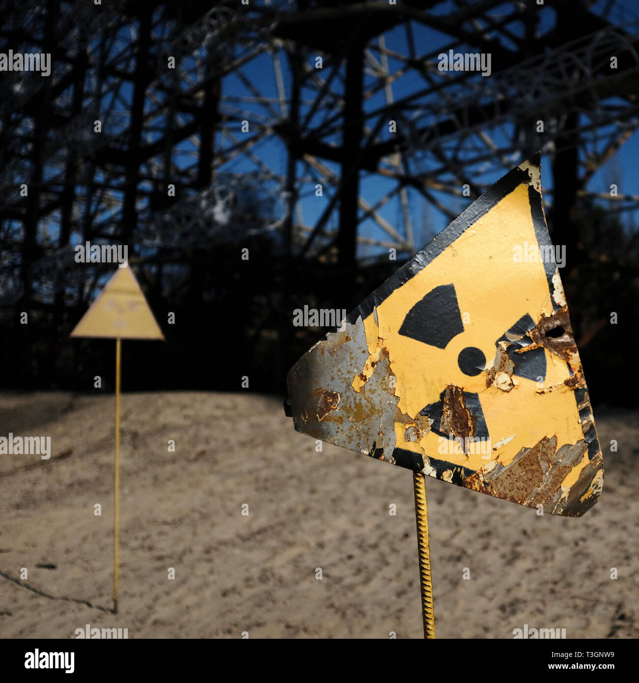 Avviso radiazioni nella zona di esclusione di Chernobyl in Ucraina, Aprile 2019 Foto Stock