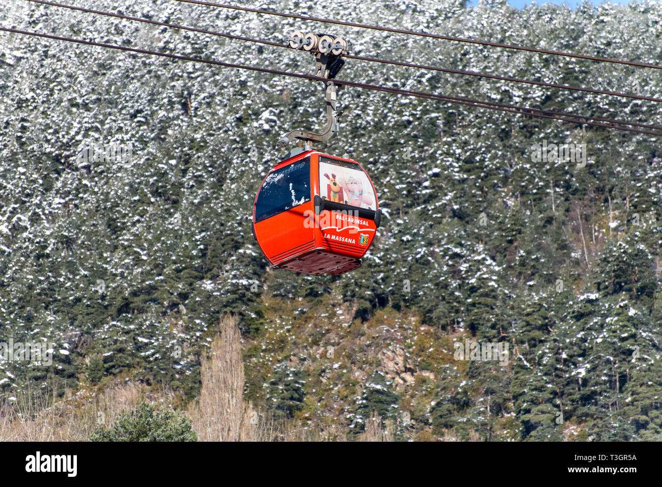 La Massana - Andorra : Aprile 7 2019 : Vallnord funivia per la stazione sciistica di Pal, La Massana - Andorra. Foto Stock