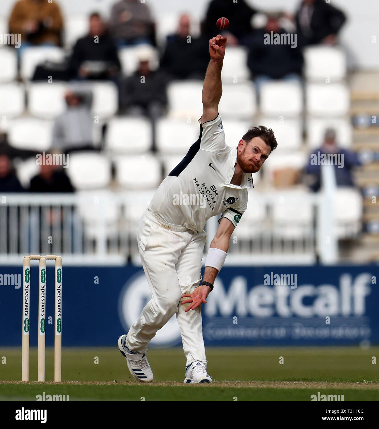 Middlesex James Harris bocce durante il giorno uno di Specsavers County Championship Division due corrispondono al County Ground, Northampton. Foto Stock