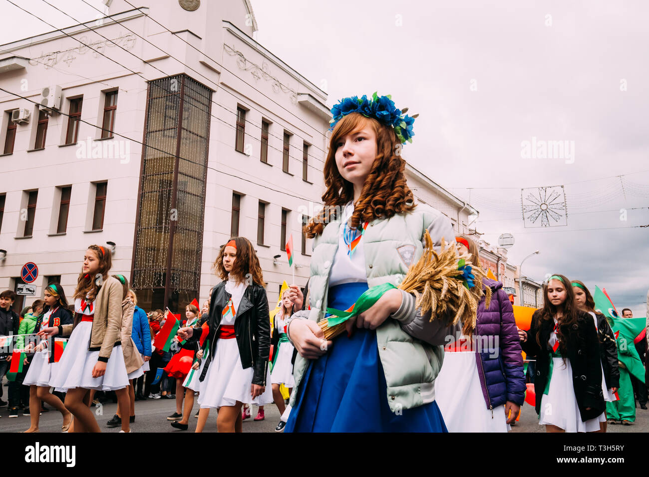 Gomel, Bielorussia. I giovani partecipanti in corteo dedicato alla vittoria al giorno. Foto Stock