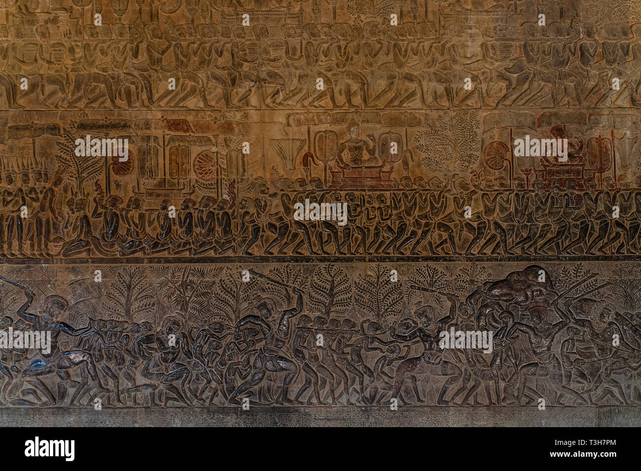 Un frammento della parete le sculture di Angkor Wat, Siem Reap, Cambogia Foto Stock