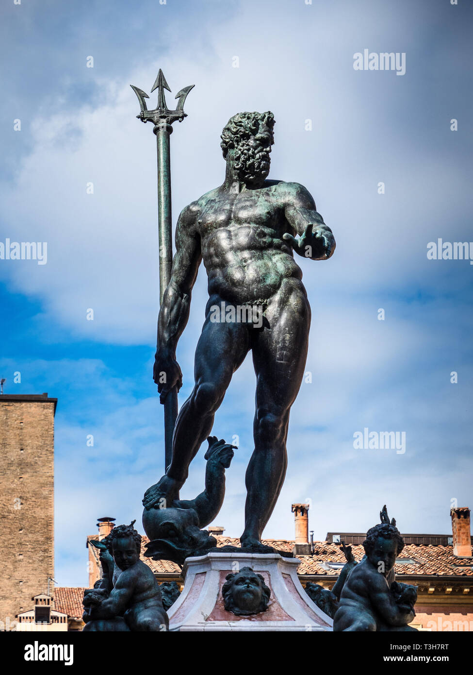 Fontana del Nettuno Fontana di Nettuno, una monumentale fontana civica situata sulla Piazza del Nettuno accanto a Piazza Maggiore. Creato 1565 dal Giambologna Foto Stock