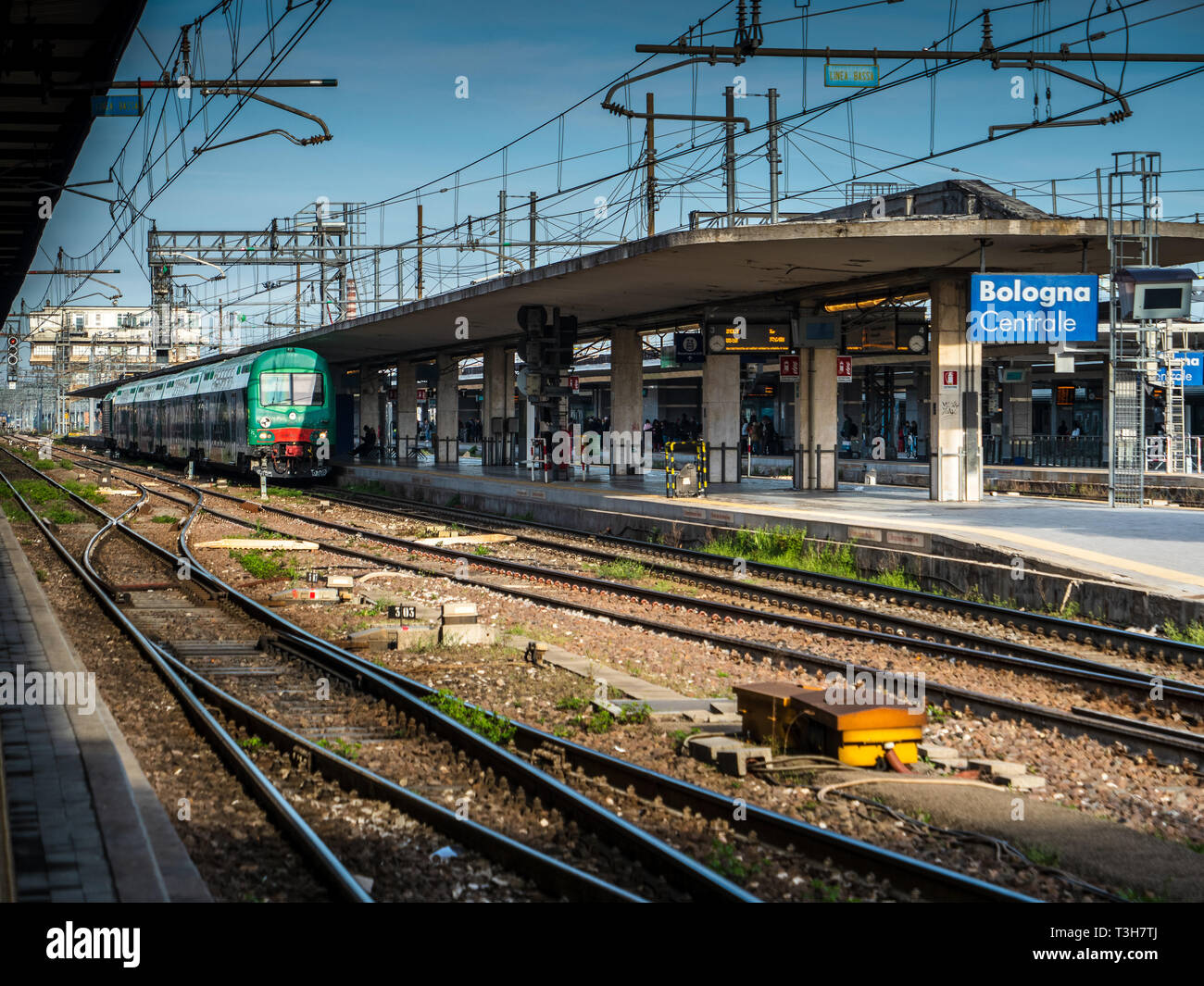 Dalla stazione ferroviaria di Bologna - al di sopra del suolo parte della stazione ferroviaria di Bologna Italia Foto Stock